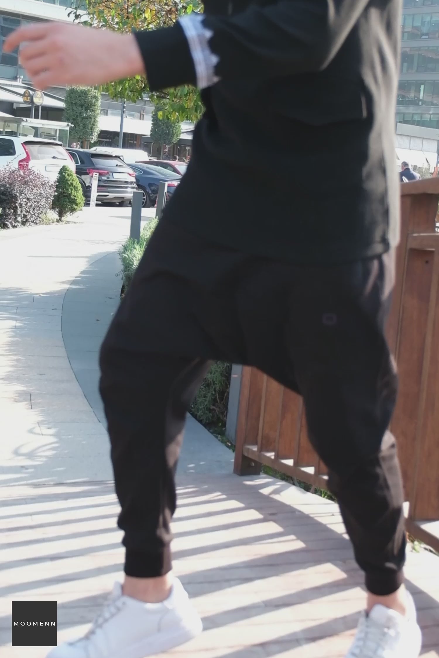 Charger la vidéo : QL Onyx UP Relaxed Joggers